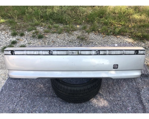 BMW E46 Sedan hátsó lökhárító üresen