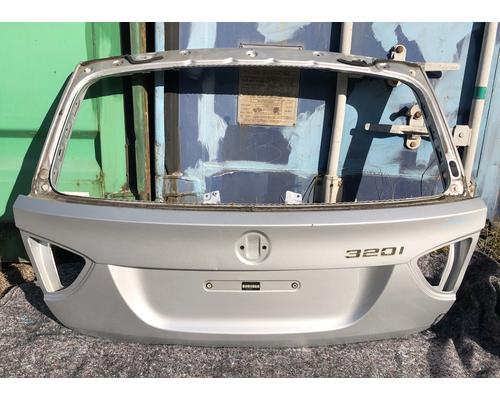 BMW E91 Touring csomagtérajtó üresen