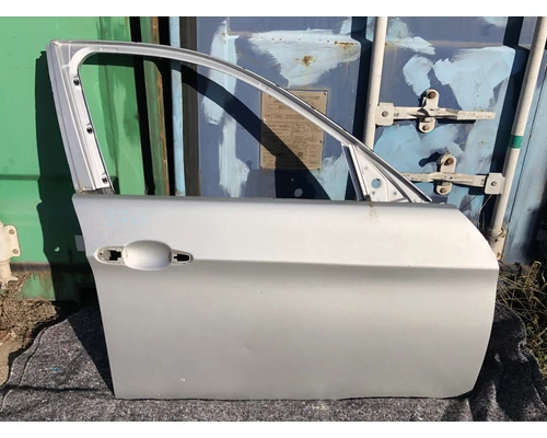 BMW E90-E91 Jobb első ajtó üresen