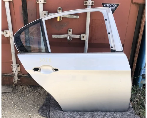 BMW E90 Sedan jobb hátsó ajtó üresen