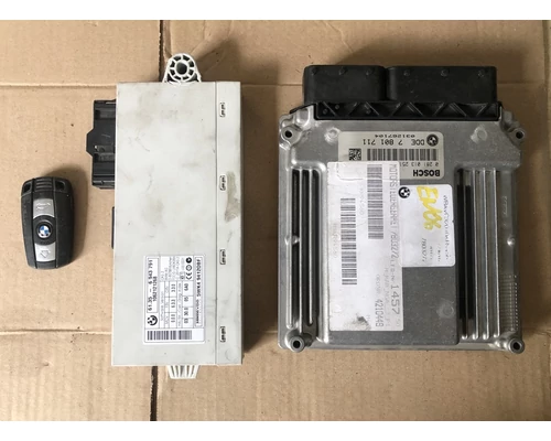 BMW E90-E91 M47 320d 204D4 Motorvezérlő szett 3247