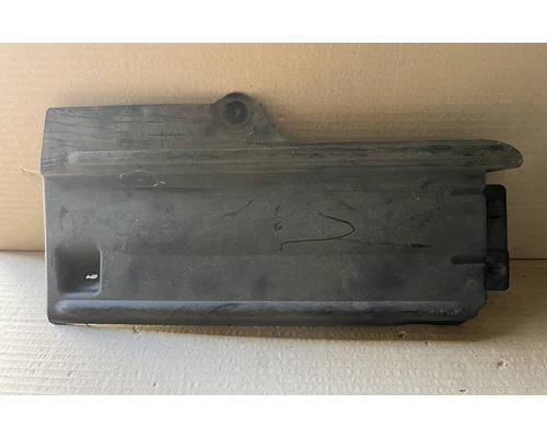 BMW E46 Bal oldali motortér takaró műanyag 4051