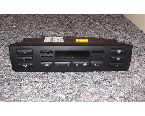BMW E46 Digitális klímavezérlő 0077