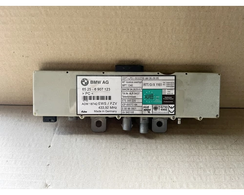 BMW E46 Sedan-Coupe antenna erősítő modul 4038
