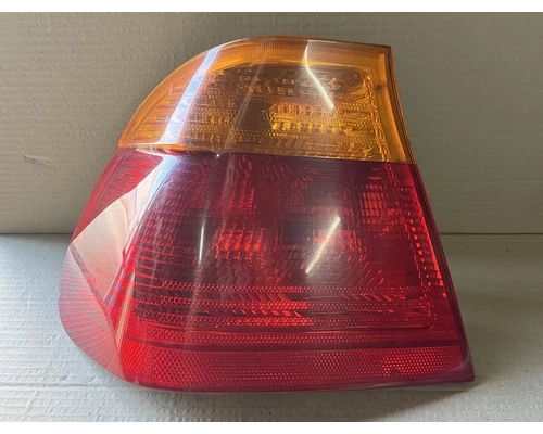 BMW E46 Sedan bal hátsó sárga indexes lámpa 4043